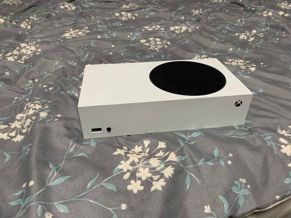 Срочная продажа Xbox series s