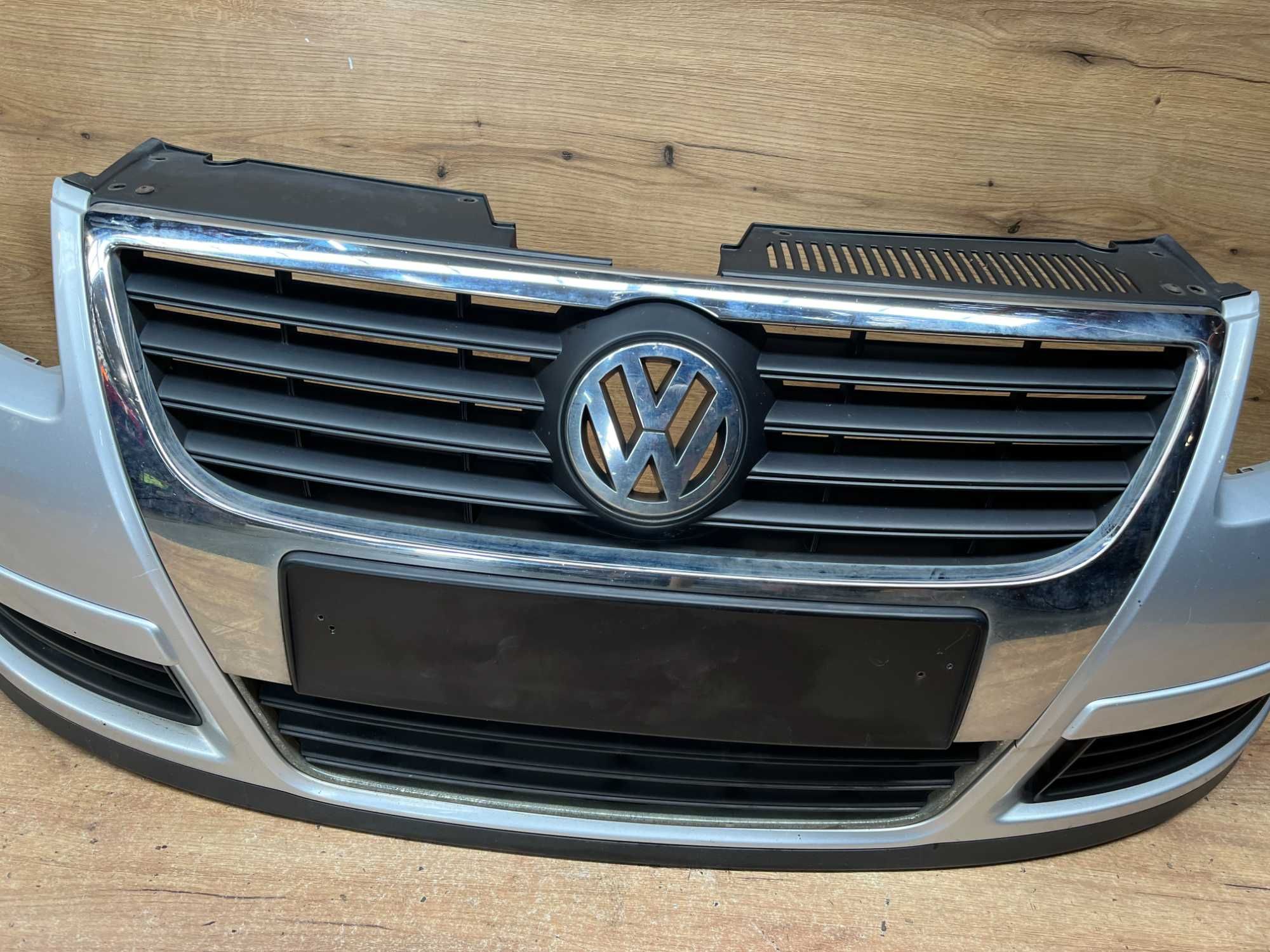 Zderzak przedni Passat B6 kolor la7w