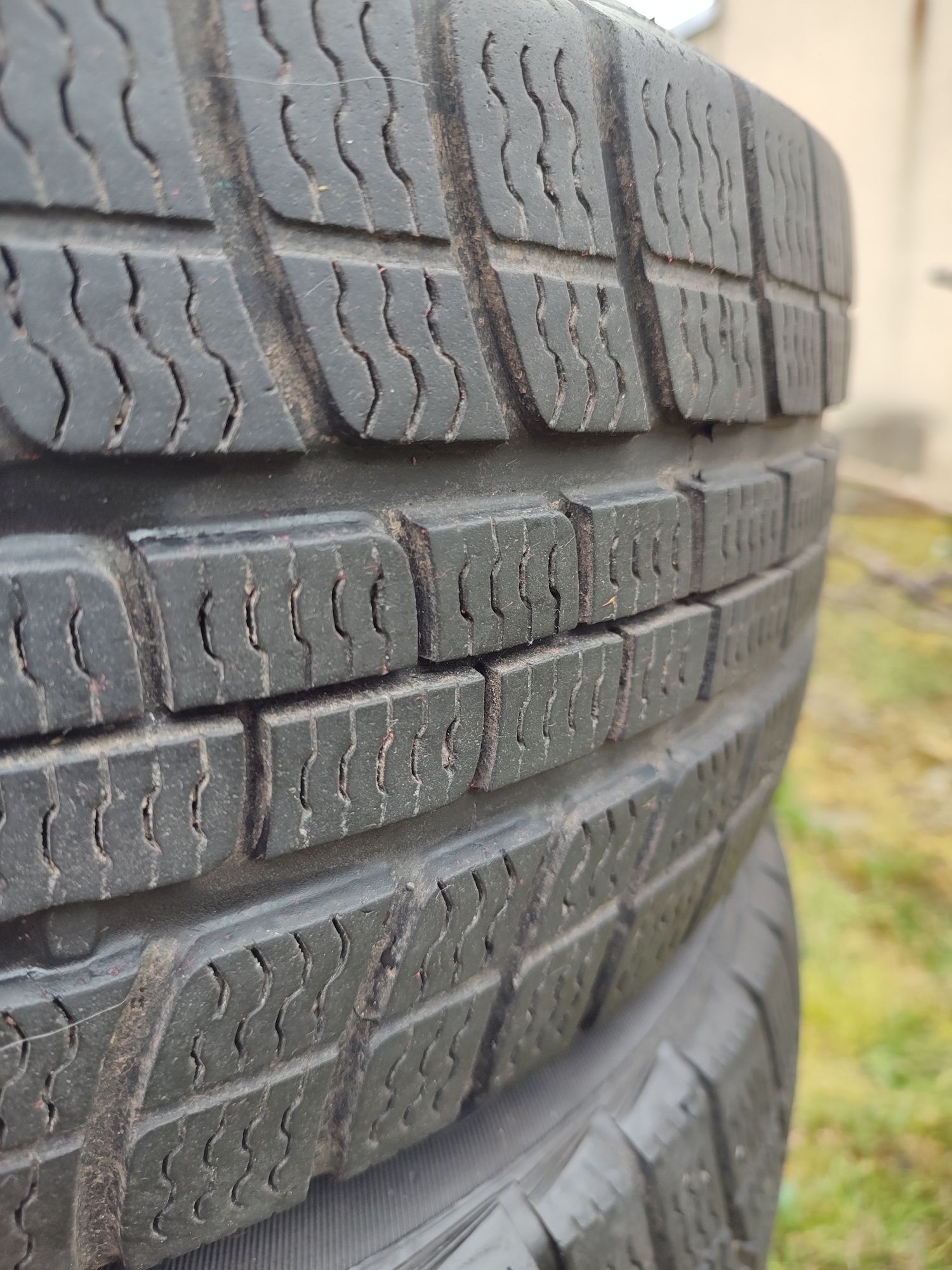 Komplet opon zimowych 205/55 r16