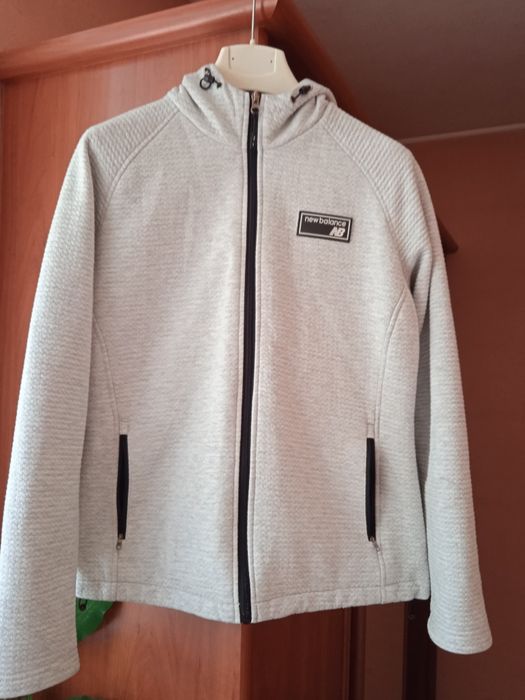 Вітровка new balance,розмір М