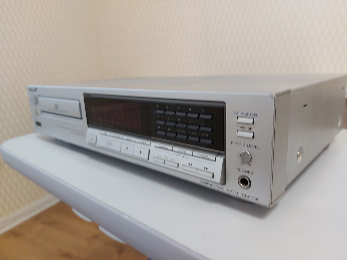 СД-плеер SONY , model: no. CDP-590