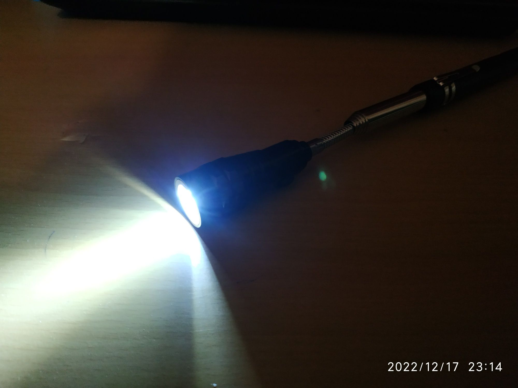 Фонарик LED, на батарейках