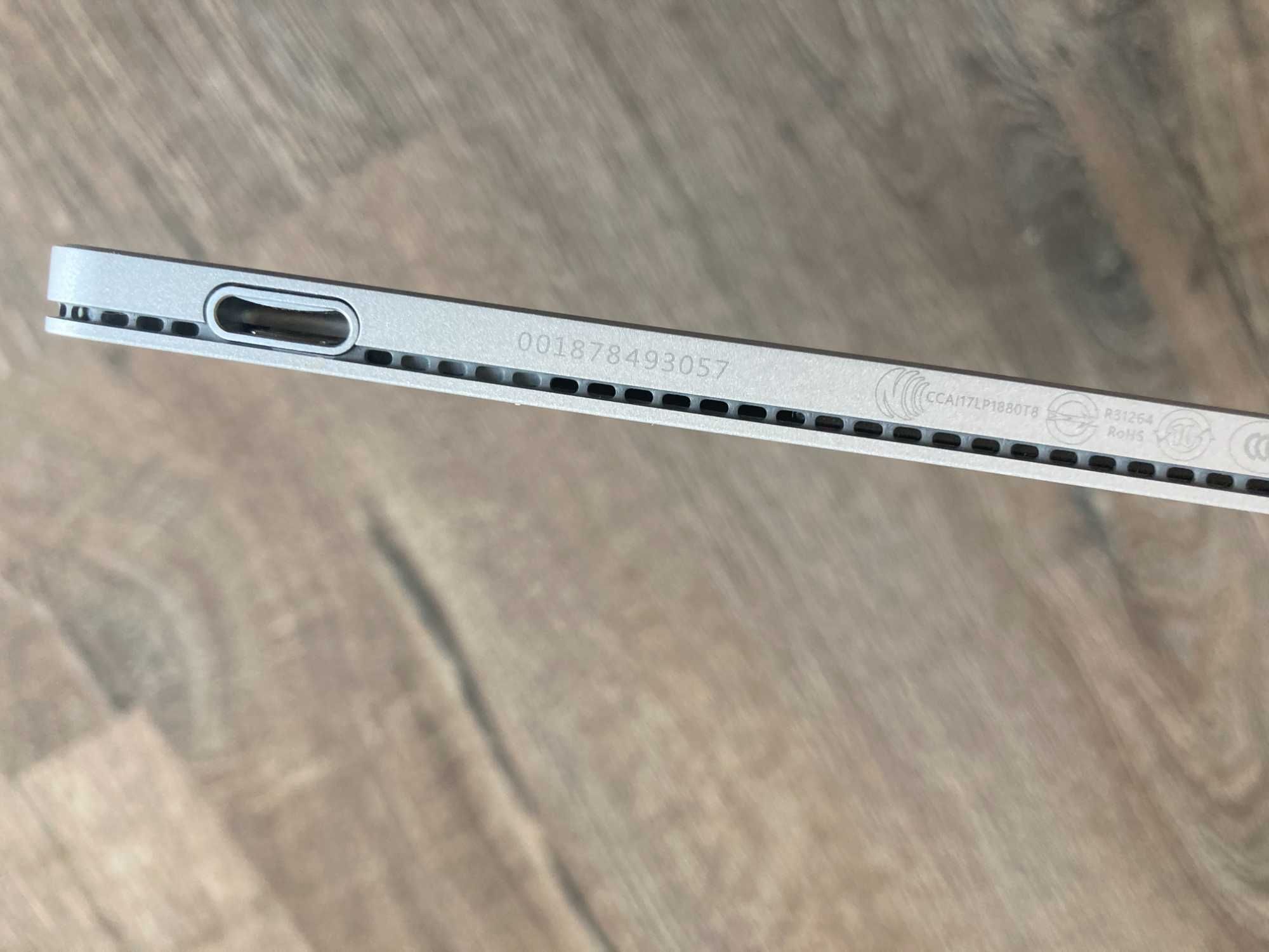 Планшет Microsoft Surface Book 2 13.5" IPS i7, 16GB Windows 10, 11 Pro