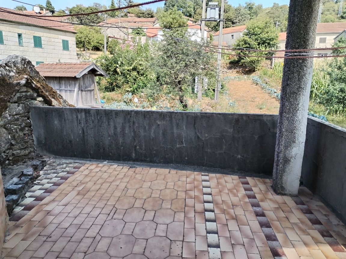 Reservada. Casa com 3 quartos em Montalegre