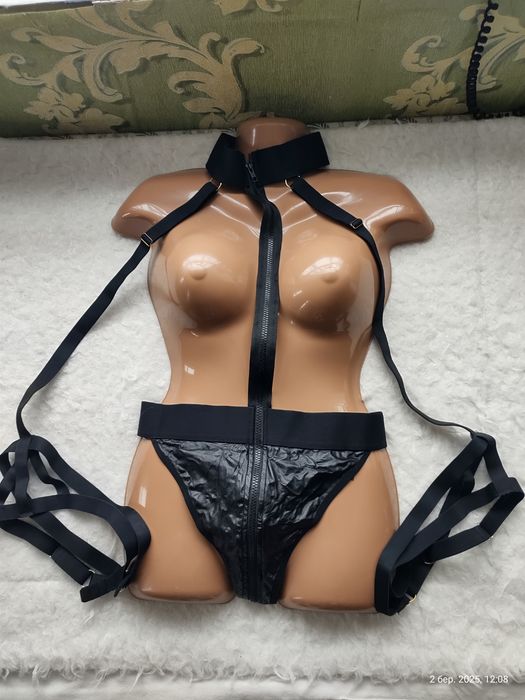 Еротичний костюм.