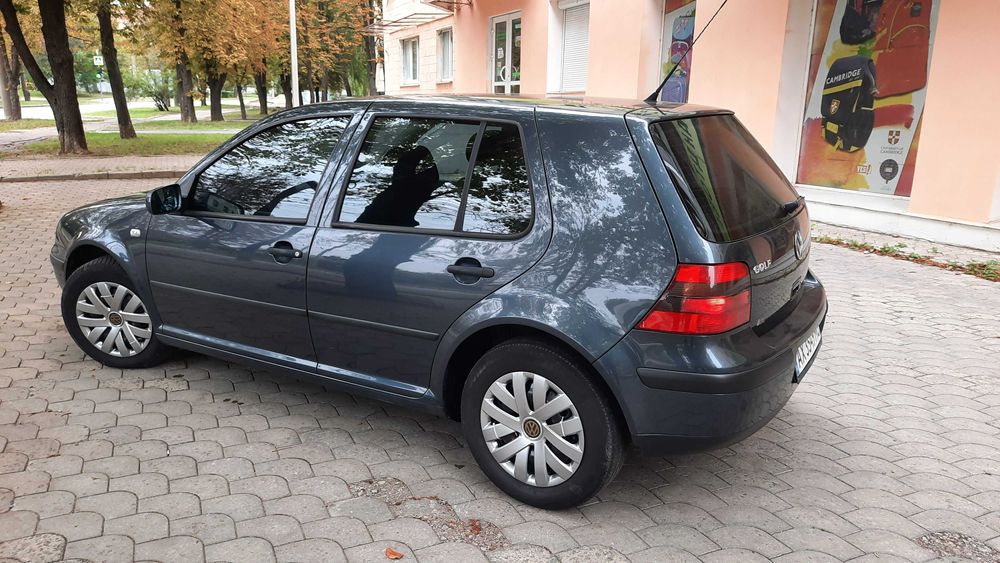 Volkswagen Golf 2001 р