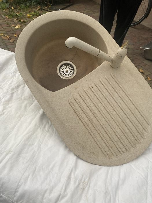 Zlewozmywak z baterią