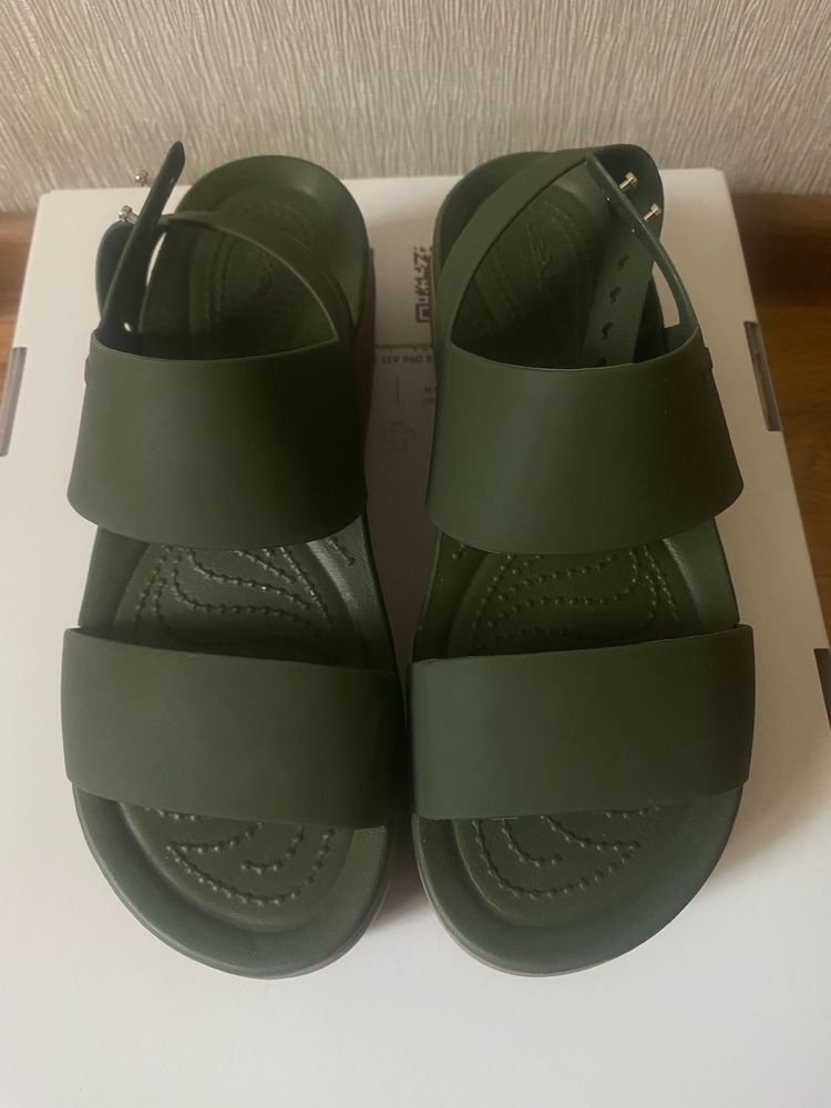 Босоніжки Crocs