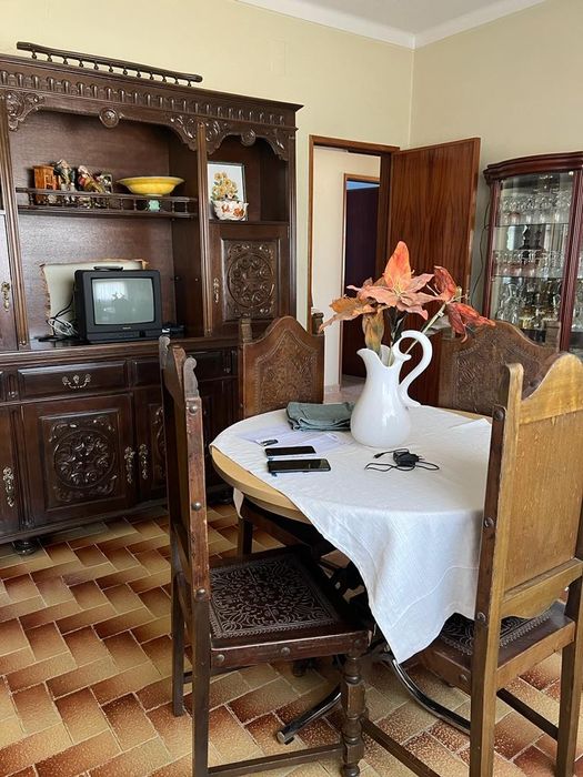 Móvel + mesa +6 cadeiras vintage