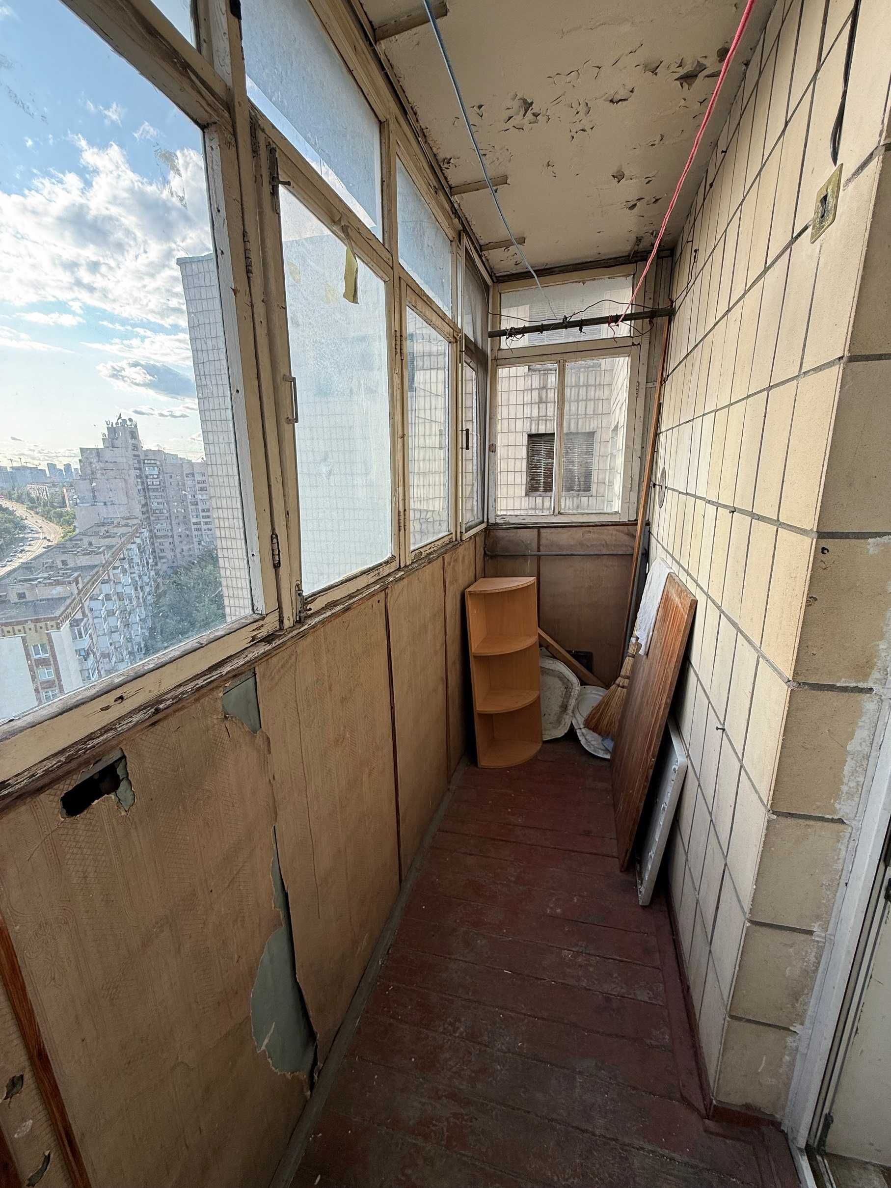 Продается 3-х комнатна раздельна квартира, Метро Вырлица,ул.Руднева 34