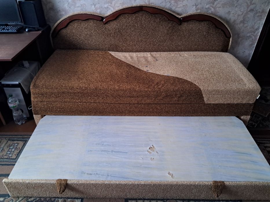 Продаю розкладний диван з нішею