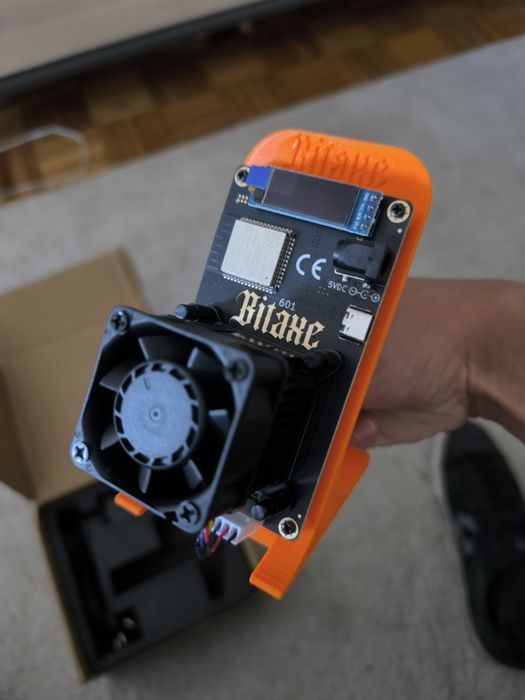 Bitaxe Gamma 601 Solo Miner