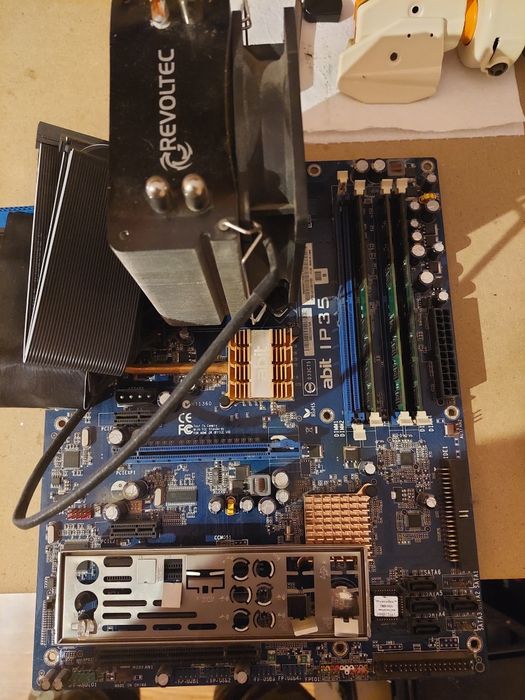 Płyta ABIT IP35 XEON 3350 4GB RAM