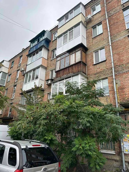 Двухкомнатная Коденюка срочно продам