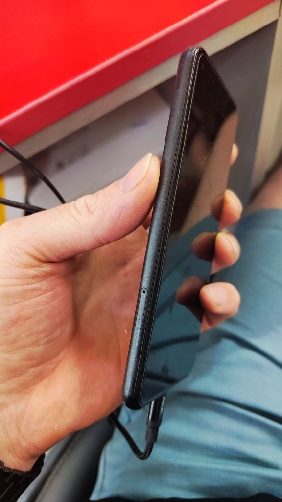 Google pixel 4 , не вмикається