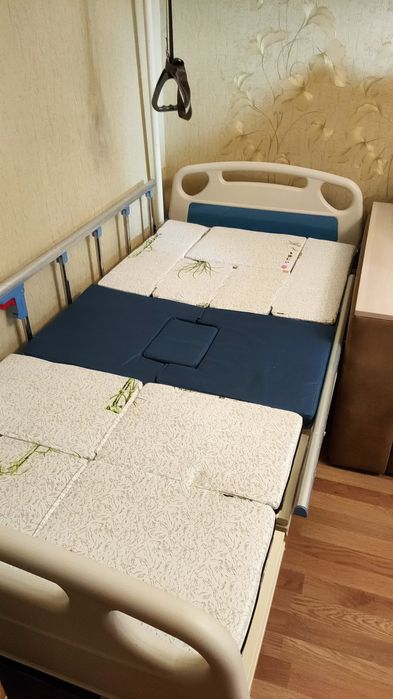 Медичне ліжко поворотне Нове