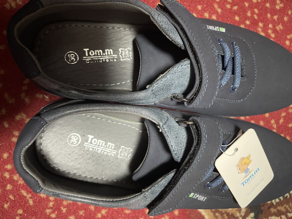 Нові Туфлі (устілка 22,5 см)