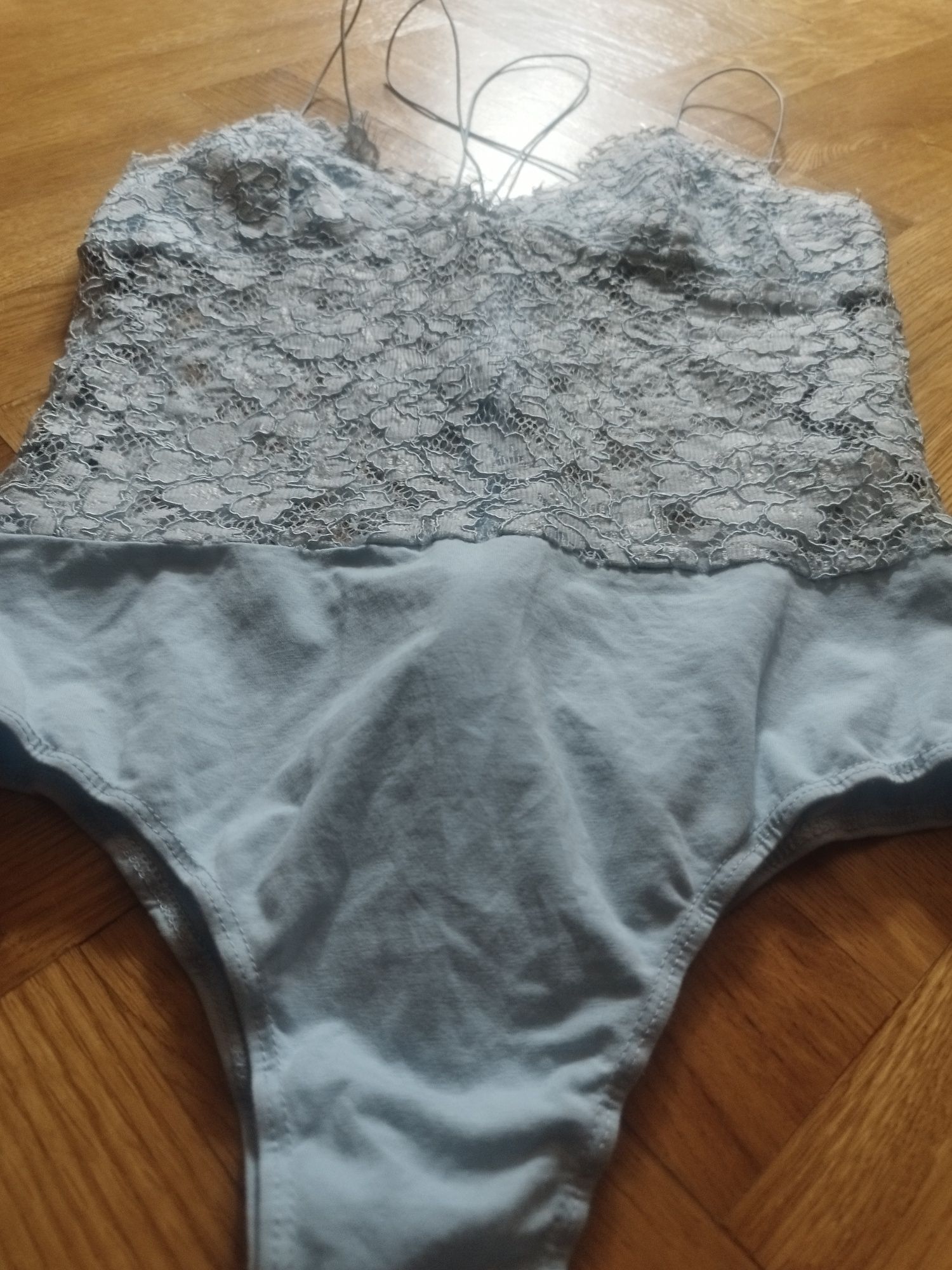 Missguided koronkowe body M L nowe