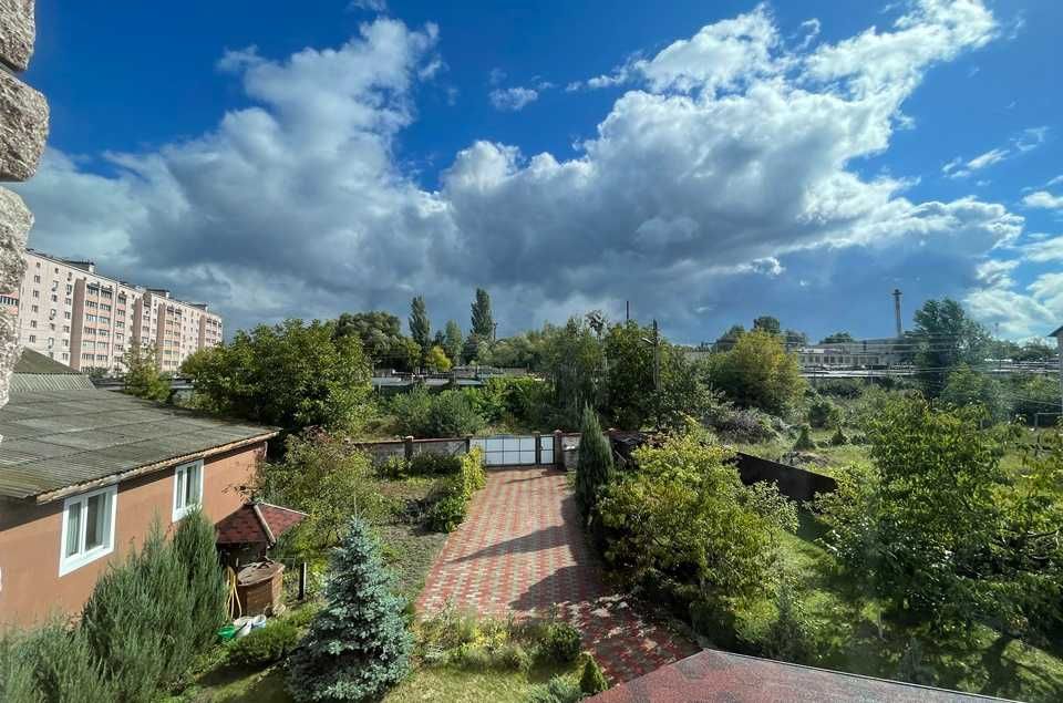 Будинок з жилим ремонтом та ПІДВАЛОМ у Центрі Бучі!  БЕЗ комісії