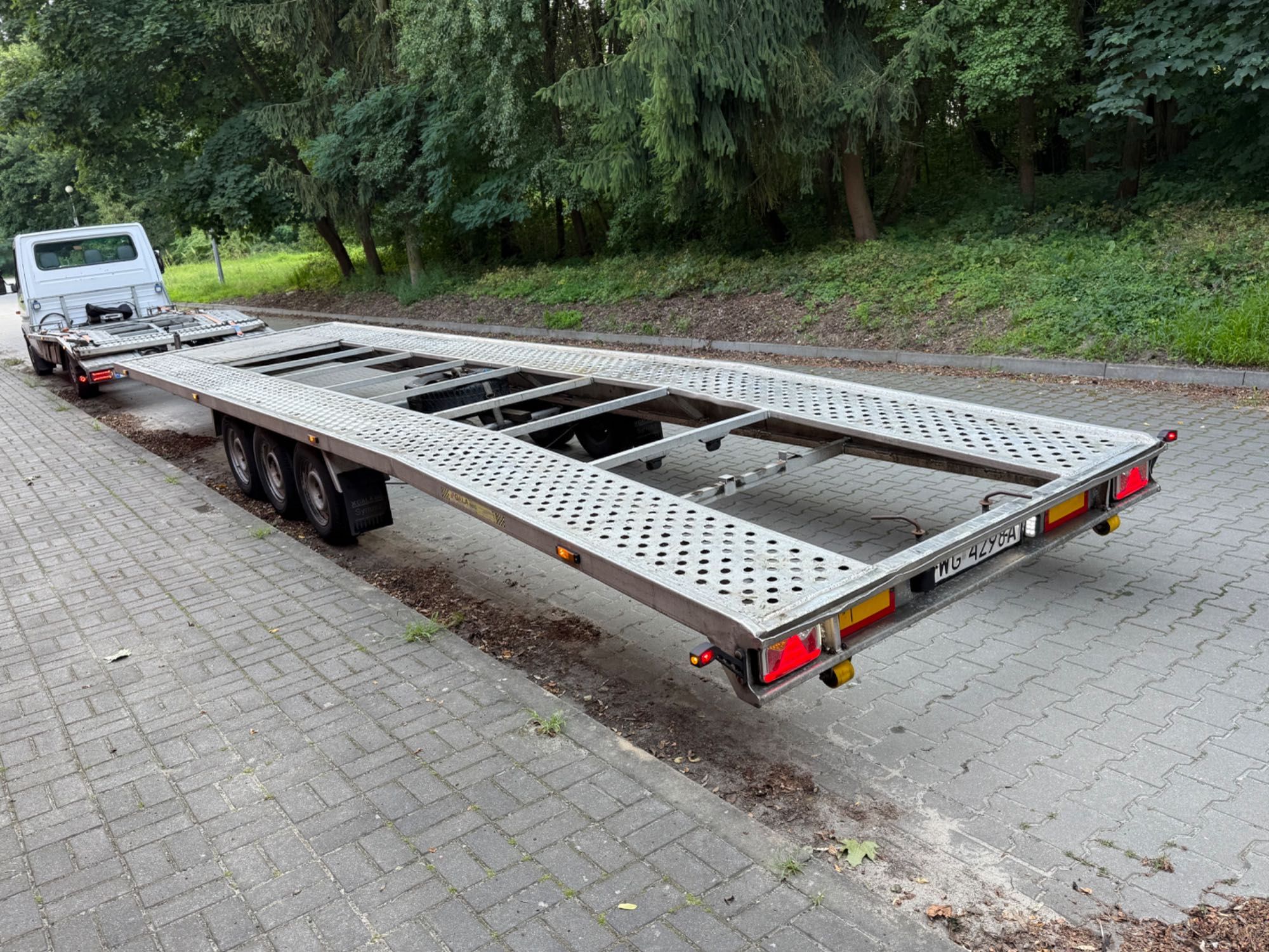 Laweta Syriusz 3500GT aluminiowa Ledy 2830 Ladowność 3500 DMC