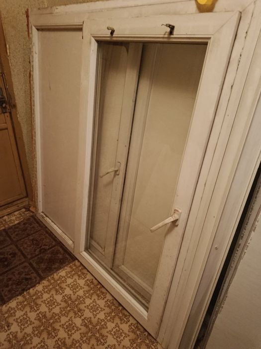 Продам окна б у недорого находится в Одессе  на поселке Котовского