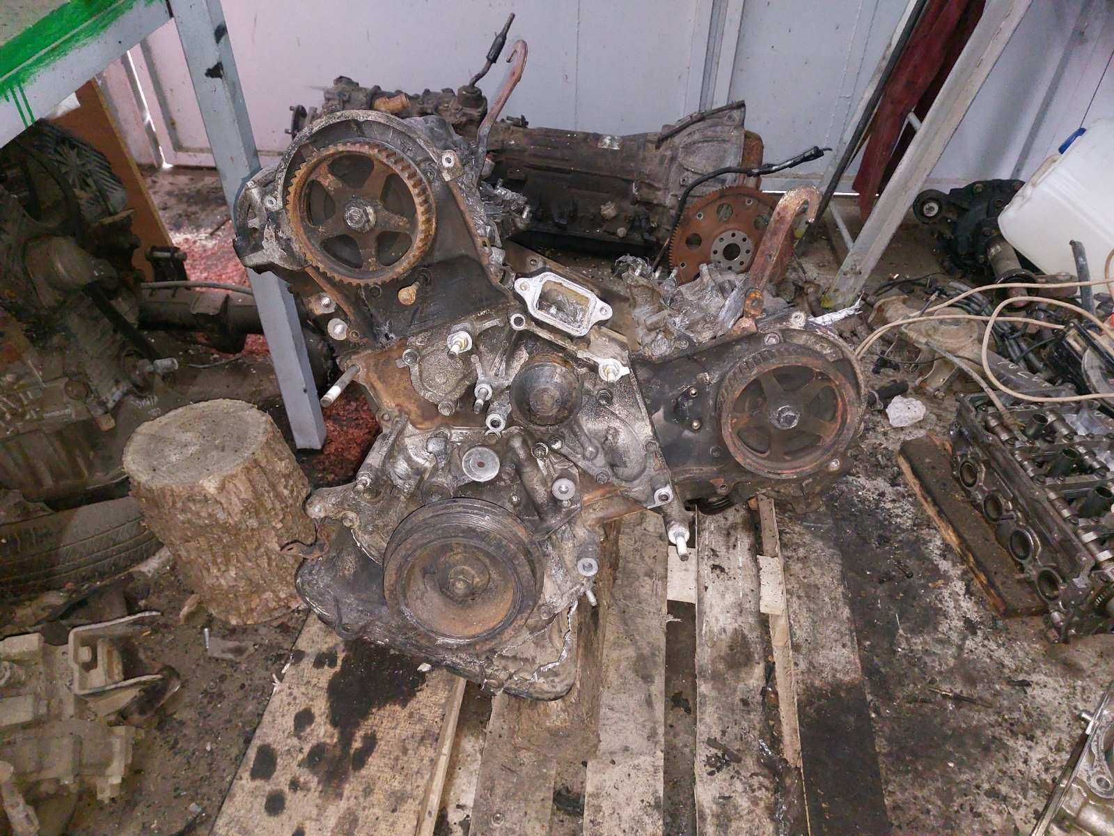 Мотор Двигун Toyota SEQUOIA  4,7  бенз 2UZFE 1900050710