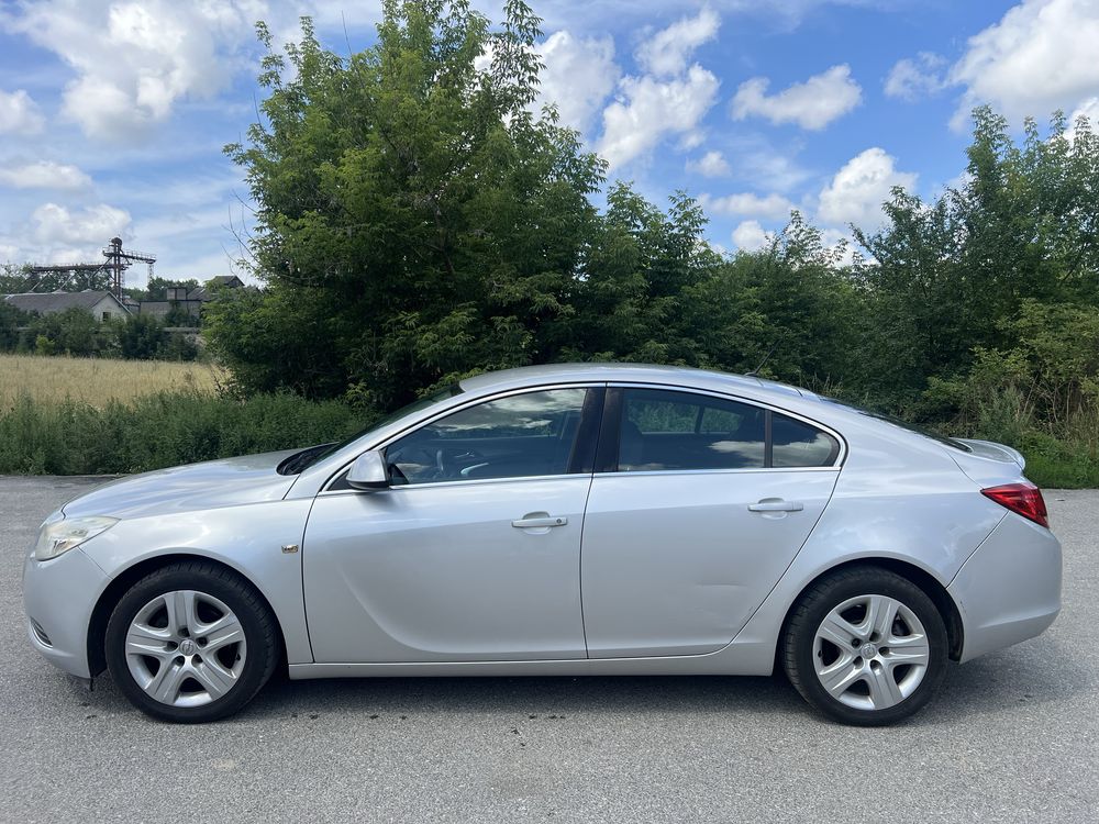 *Opel Insignia* 1.6MPI benzyna* 2009rok* klima* zarejestrowana