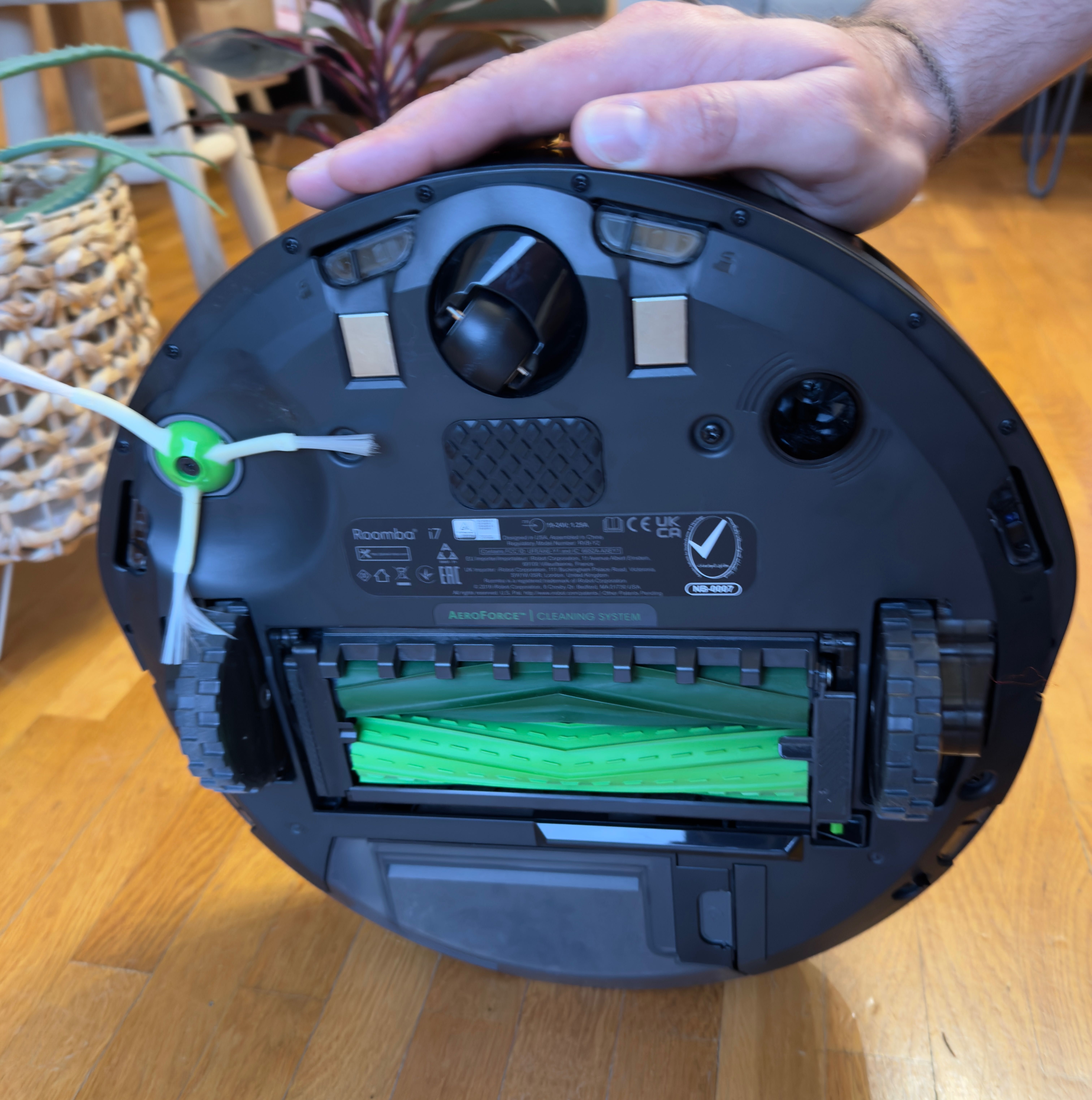 iRobot Roomba i7 – Jak Nowy, Wysoka Jakość i Funkcjonalność!