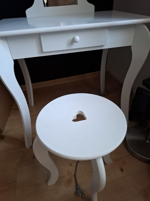 Toaletka dla dziewczynki