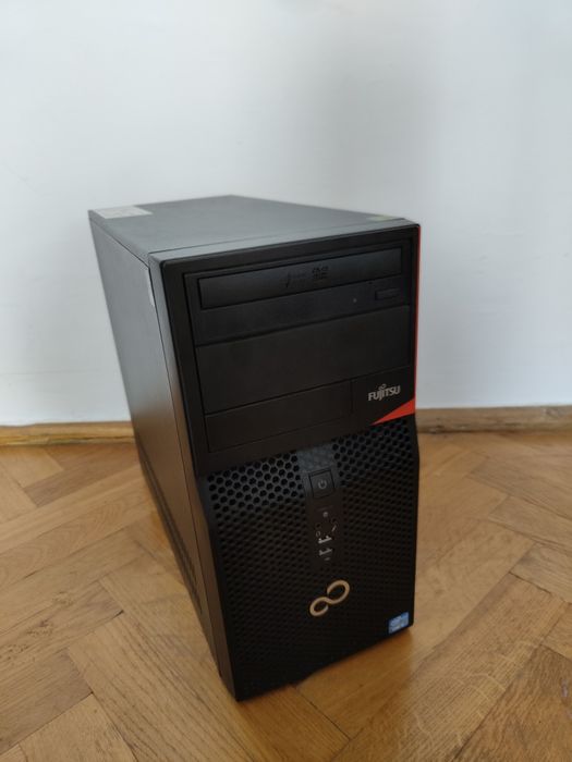 Fujitsu Procesor: i5 4460 1tb 8gb ramu