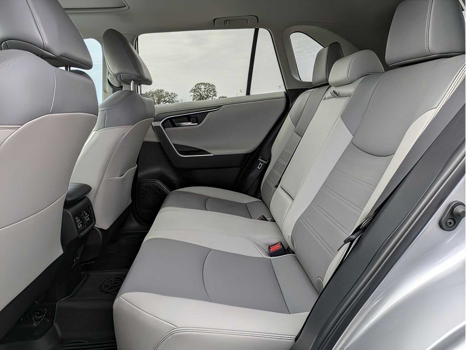 Toyota RAV4      2022