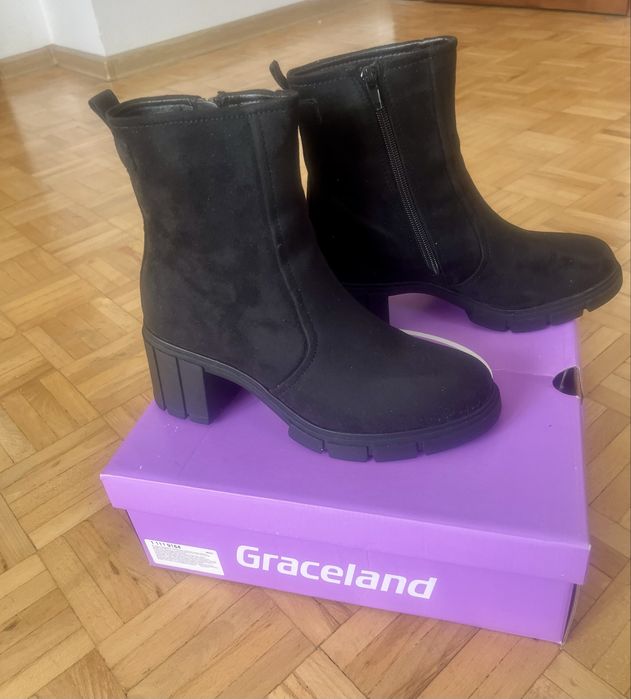 Czarne zamszowe botki rozmiar 37