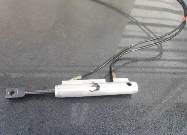 Siłownik dachu SAAB 9-3 Cabrio / Kabriolet