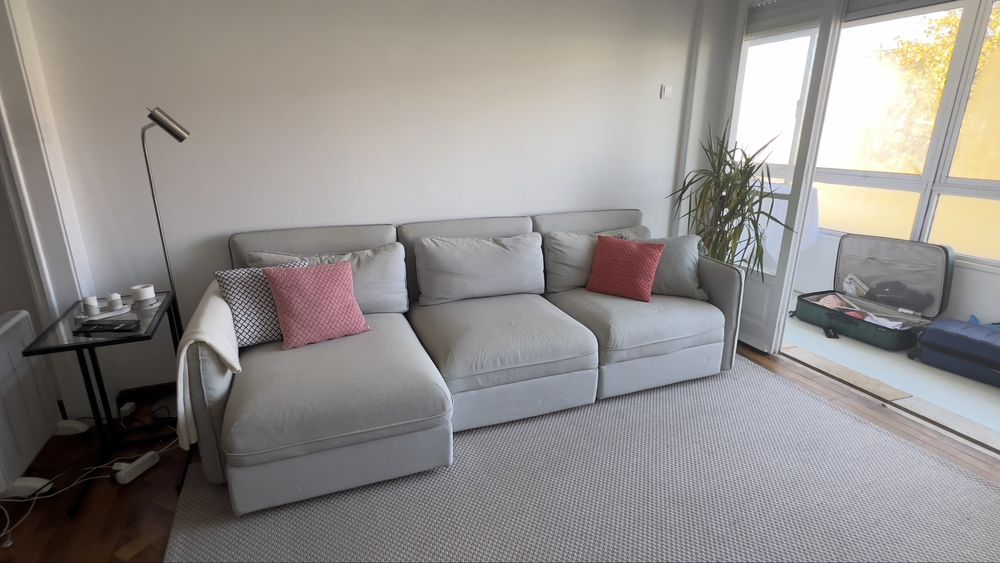 Conjunto - Sofa + almofadas + manta + candeeiro + mesa + planta+ tapet