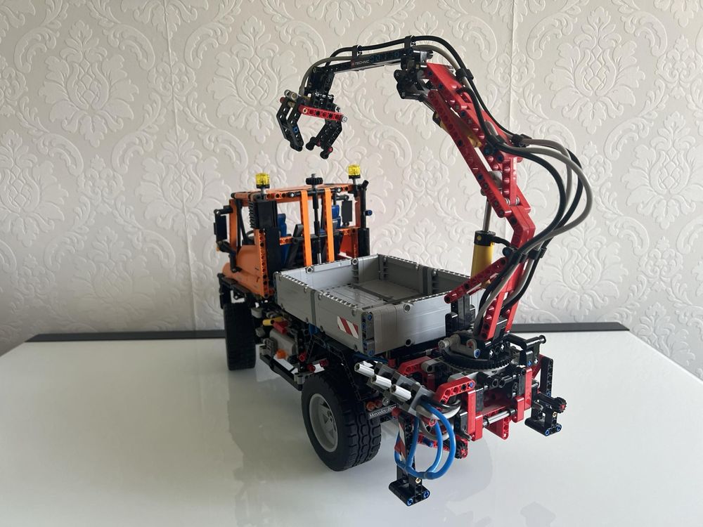 LEGO Technic 8110 Unimog U 400