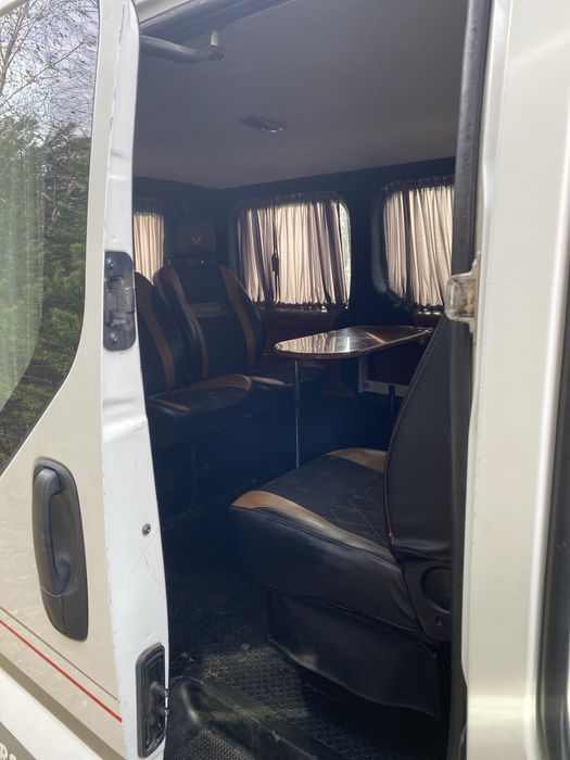 Продам автомобіль рено трафік 100