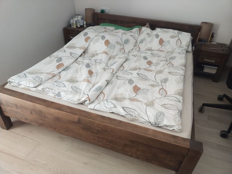 Duża komoda drewniana,  naturalne drewno - orzech,  woskowana