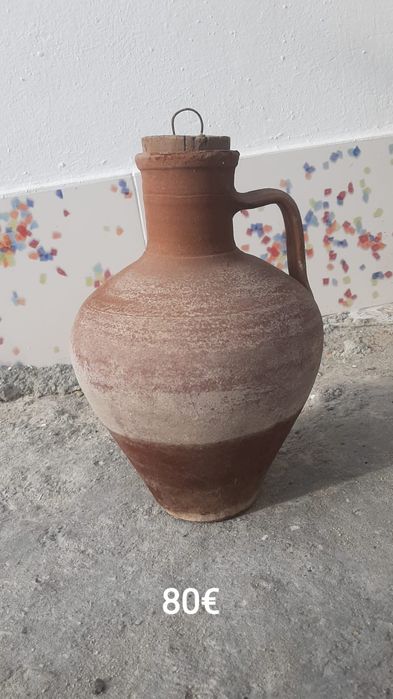 Vários artigos em barro