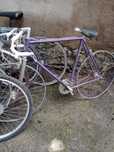 Seis bicicletas para restauro .