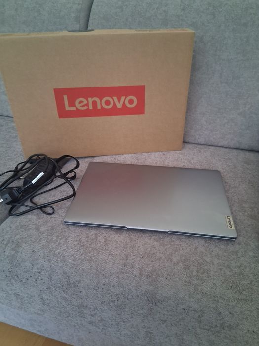 LAPTOP LENOVO IPS3 I5 16GB 1TB W11 nowy, raz włączony