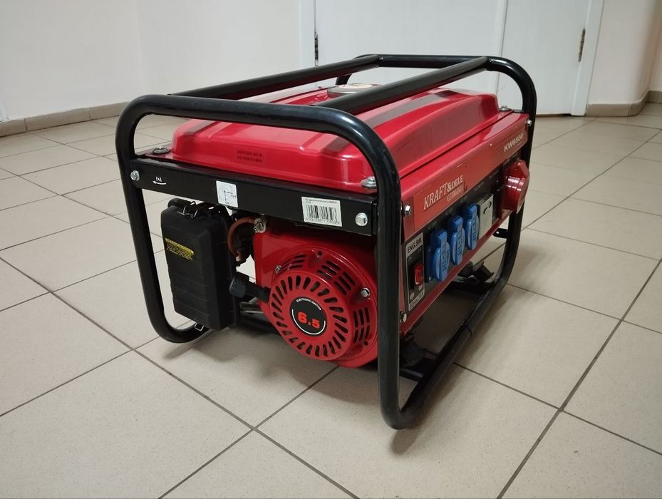 Генератор трьох фазний