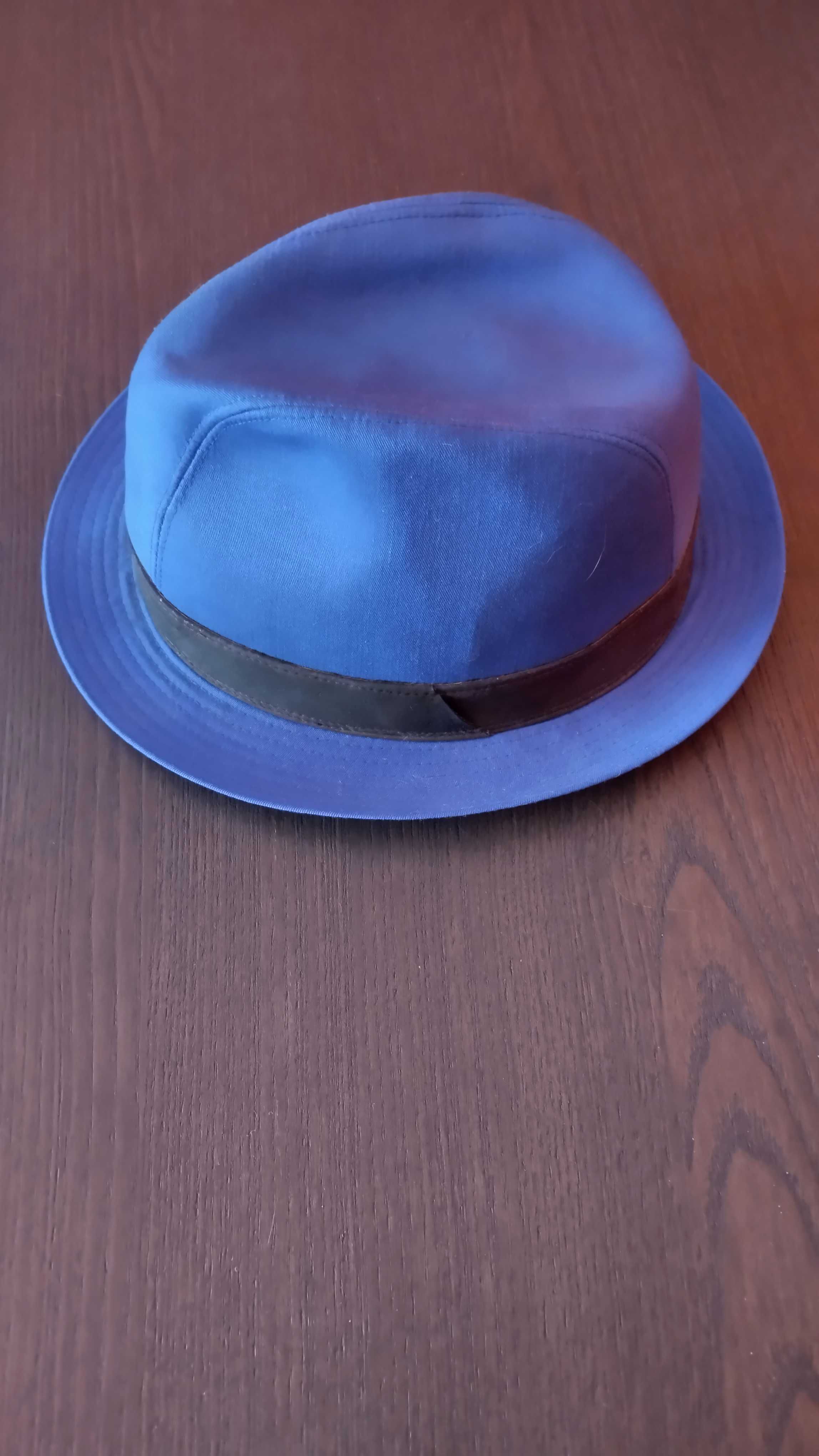 Chapéu tirolês azul
