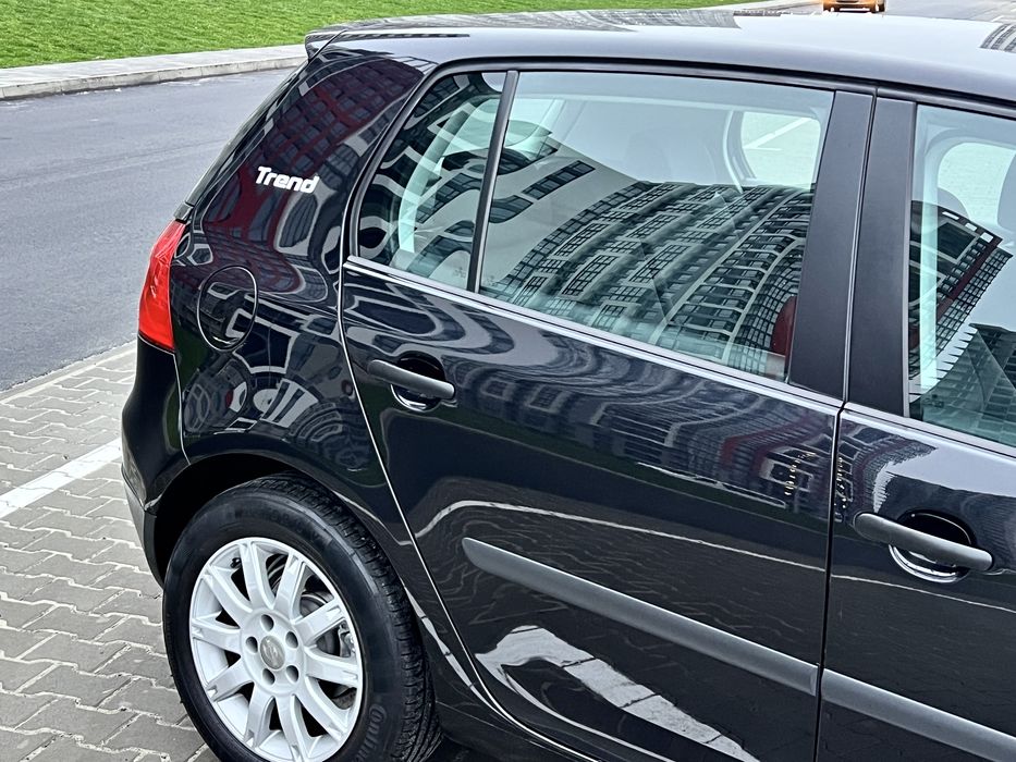 VW Golf 5 1.6 FSI, автомат, бензин - 198 000 км