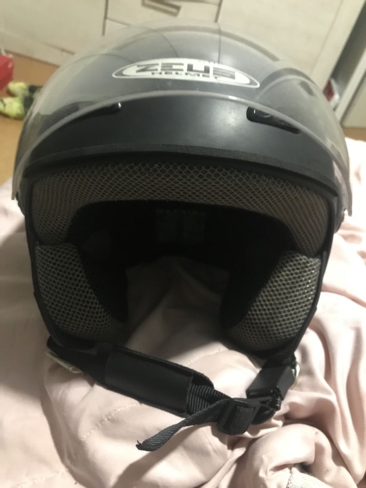 Capacete muito novo Zeus