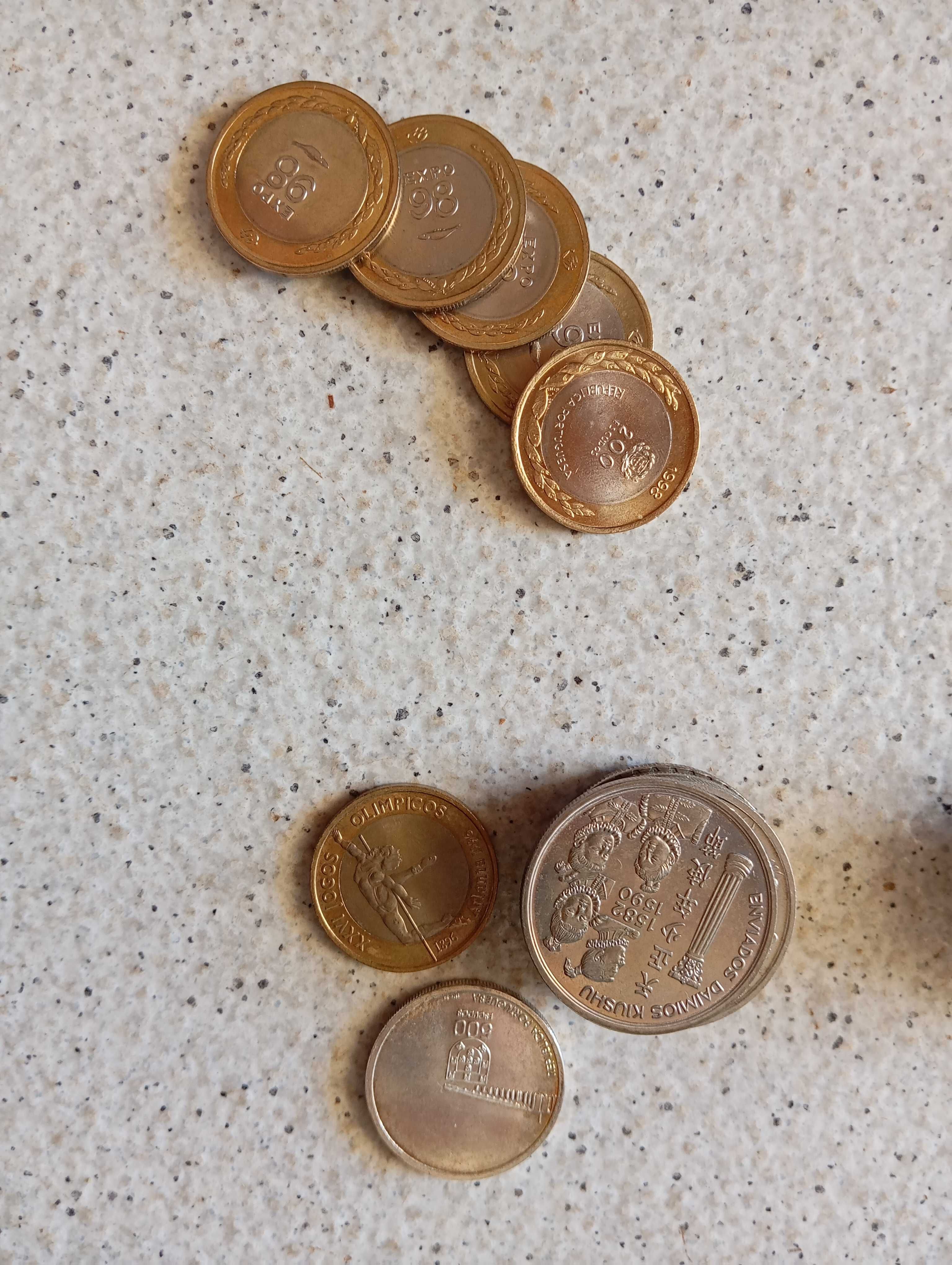 Moedas comemorativas (1,1kgs) na maioria relativas aos descobrimentos