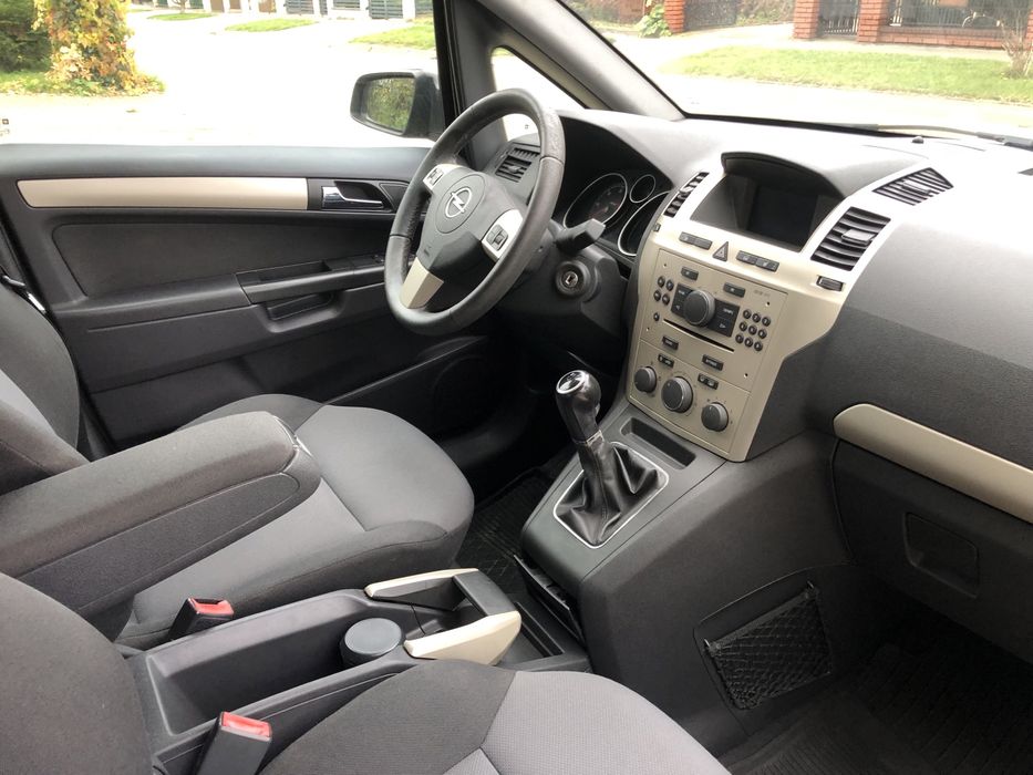 OPEL ZAFIRA LIFT 1,9 150KM Bardzo Ładna // Zarejestrowana