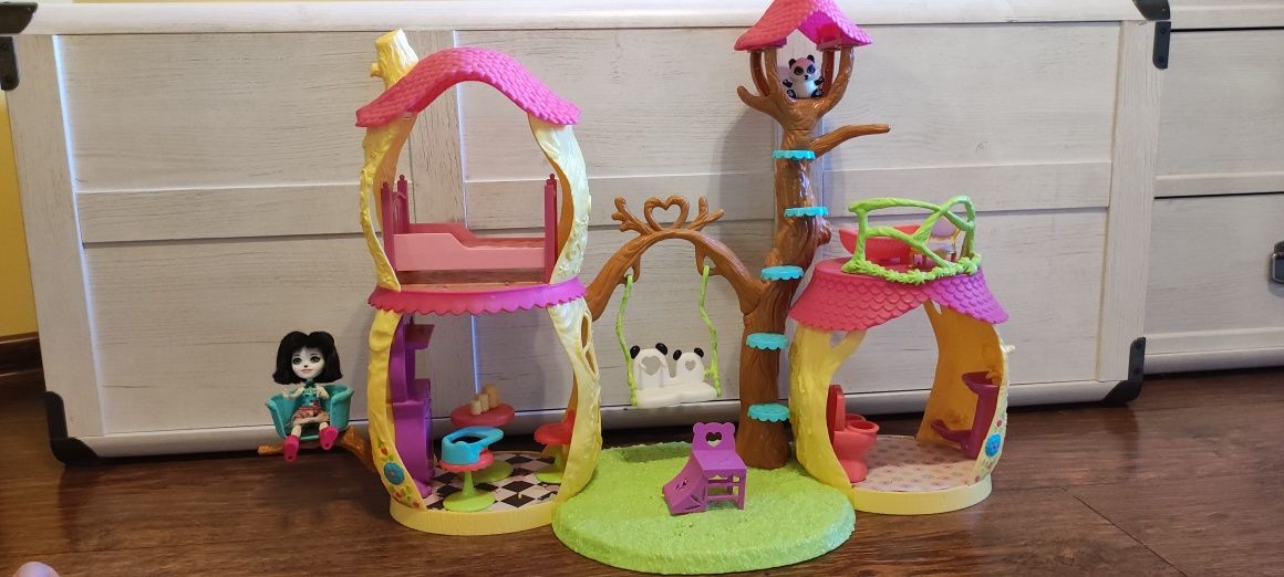 Sprzedam domek enchatimals pandy