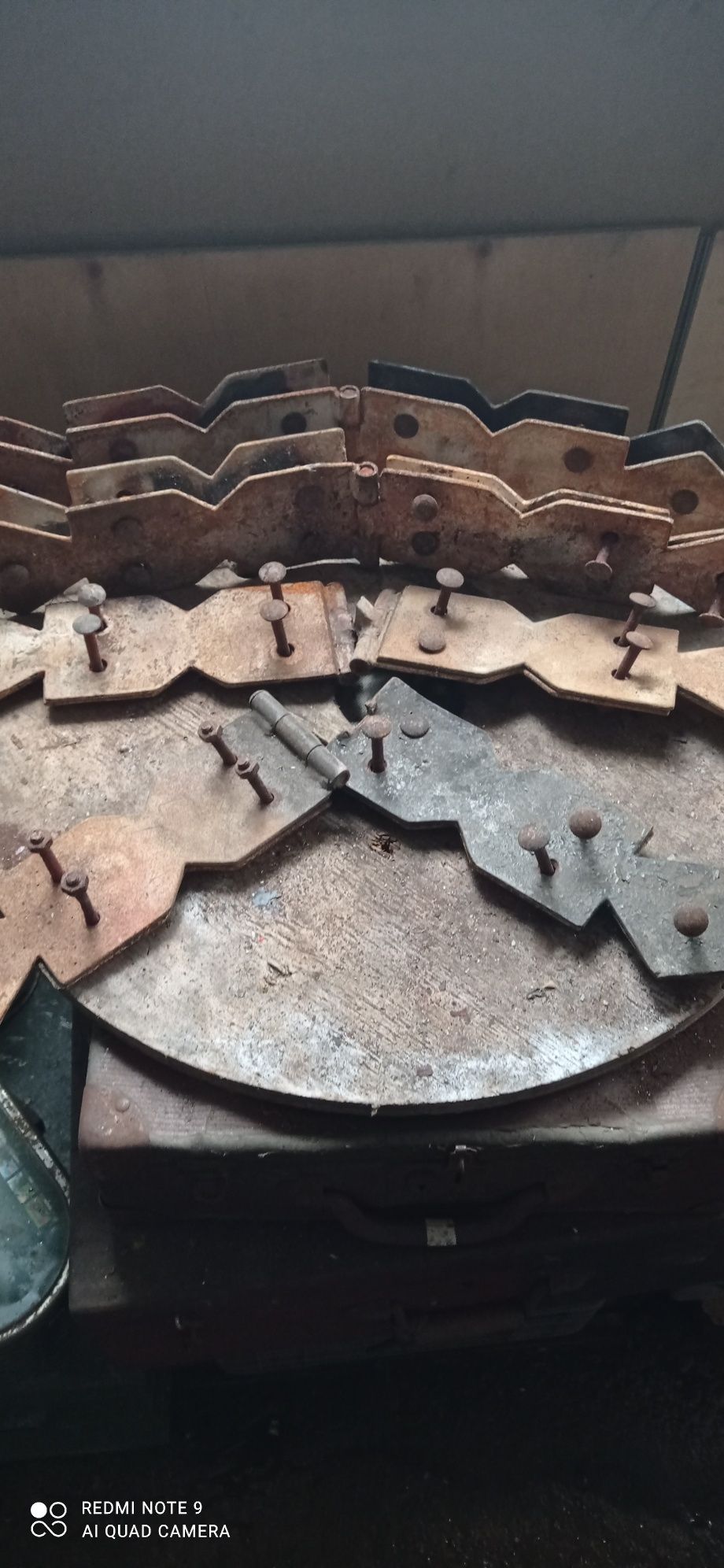 Ferragens em ferro antigo