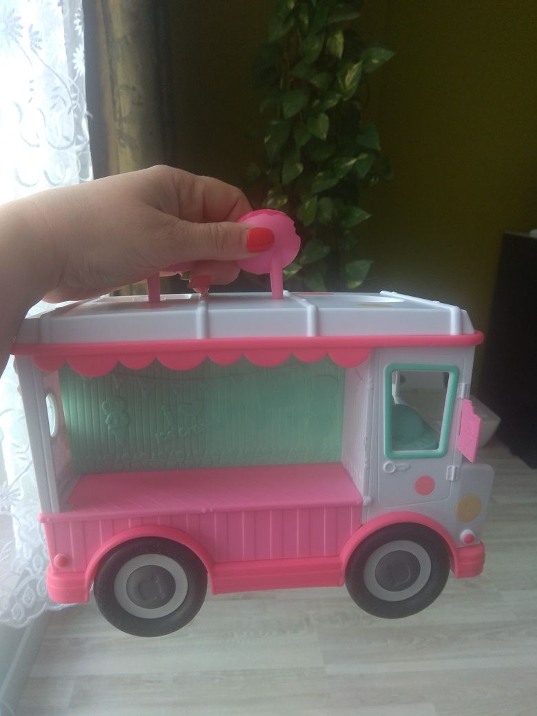 Fajne autko num noms