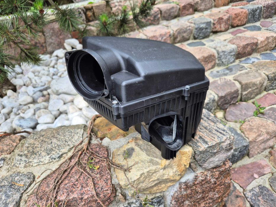 volvo v70  XC60 S60 V60 2.0 2.4 D3 obudowa filtra powietrza